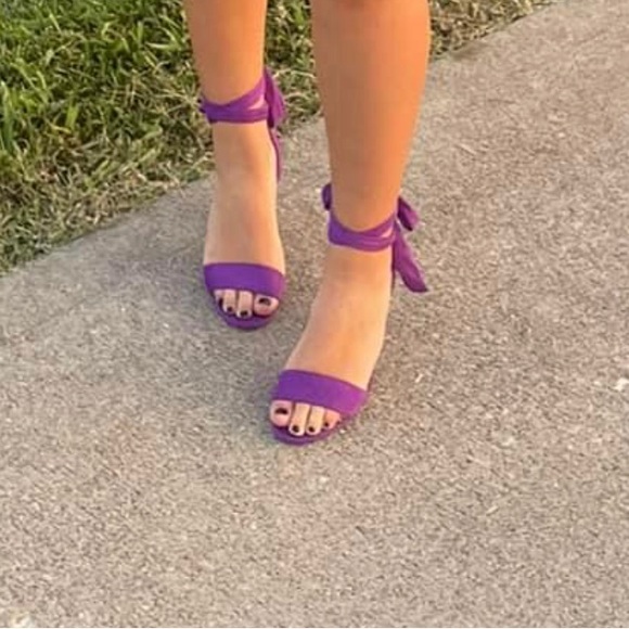Trary Lace Up Chunky Heel Sandals - Picture 3 of 7